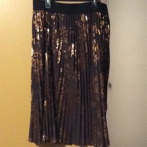Lularoe Elegant pleated brown & gold foil skirt